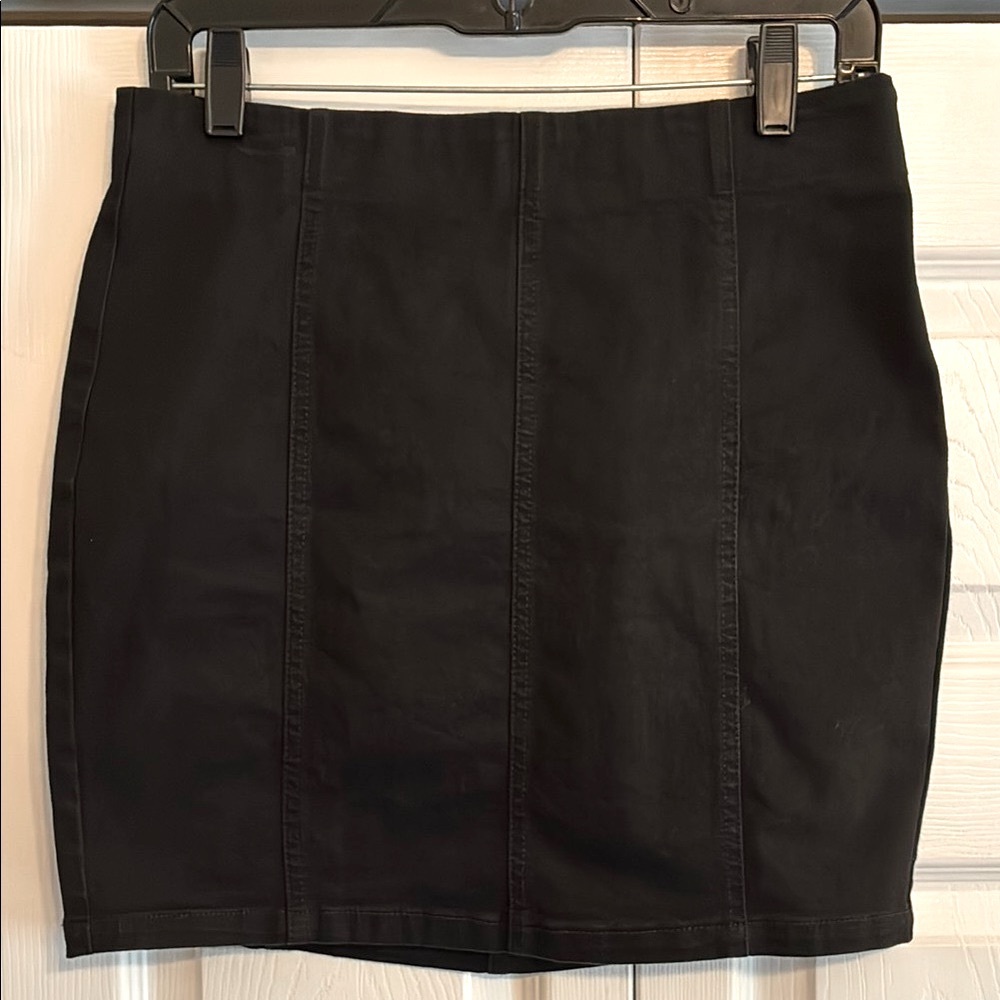 Garage Black Cotton Texture Mini Skirt with Great Stretch and Structure